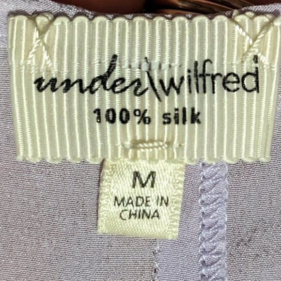 ARITZIA Under\Wilfred | Nostalgia Silk V-neck Camisole in Lavender - Picture 4 of 10